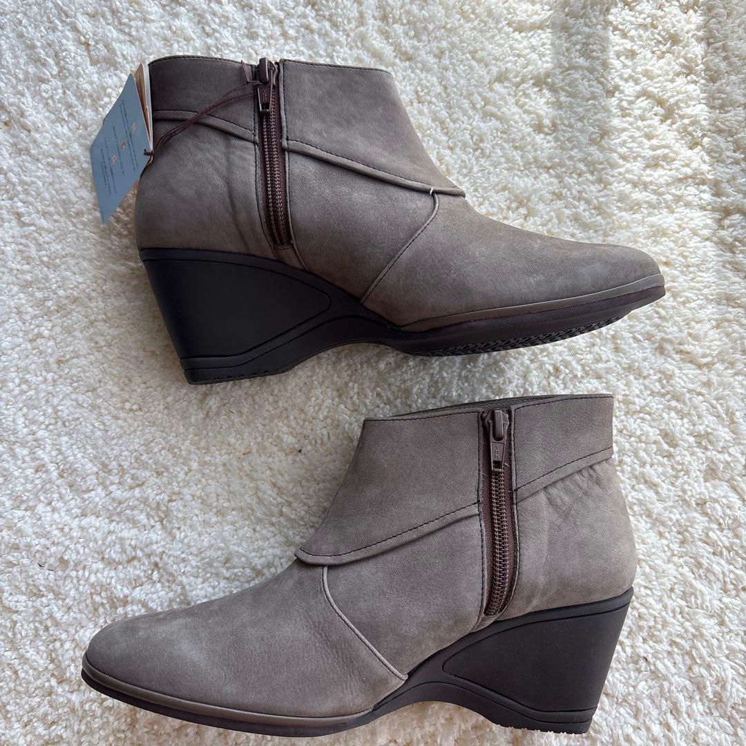 新品 pedala ショートブーツ 23センチ2E 淡いブラウン - メルカリ