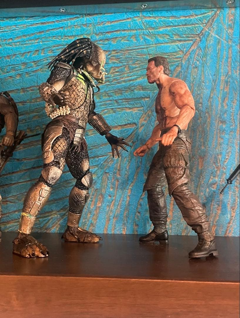 NECA ネカ プレデター＆ダッチ フィギュアの通販｜thasniri.com