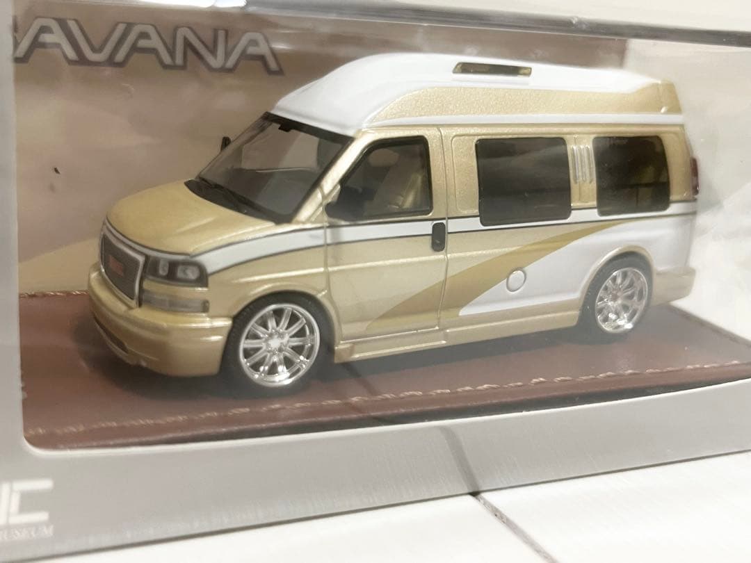 《新品箱付》1:64 SAVANA ミニカー