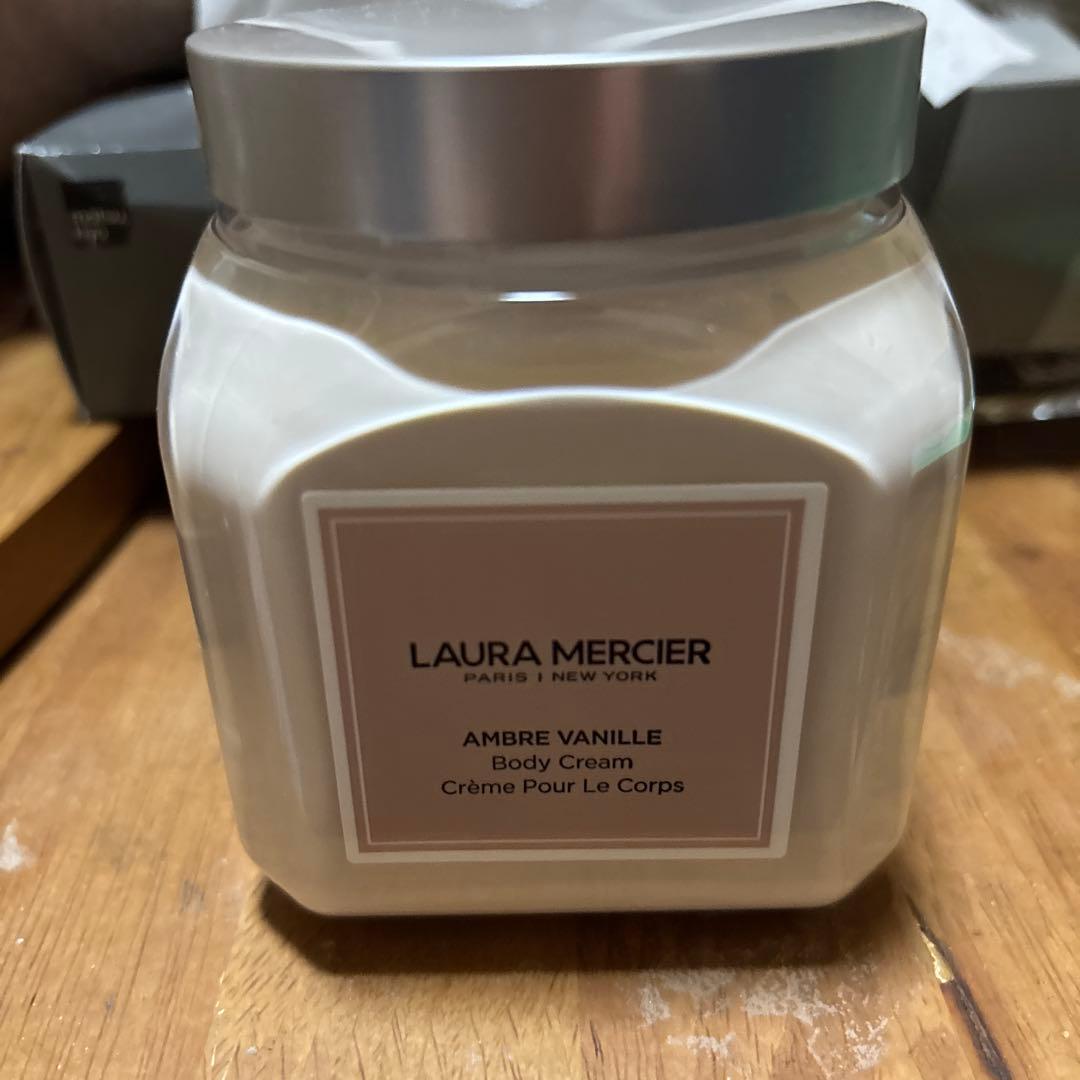 ローラメルシエ　アンバーバニラ　ボディークリーム340g ローラ メルシエ ホイップトボディクリーム アンバーバニラ 340g