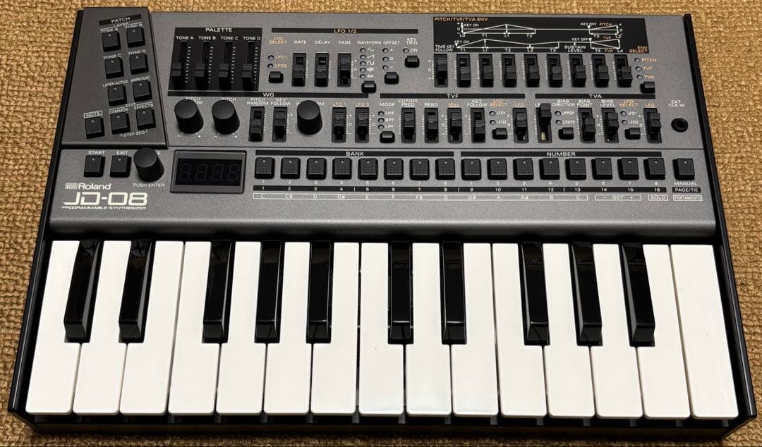 完全動作美品 追加音色あり Roland JD-08 + K-25M Roland Boutique JD-08 Synthesizer Module with K-25m Keyboard Unit
