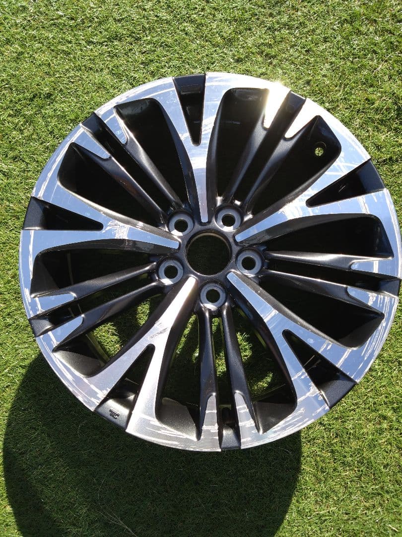 ヤリスクロス 純正ホイル 1本 18インチ 傷有 - メルカリ