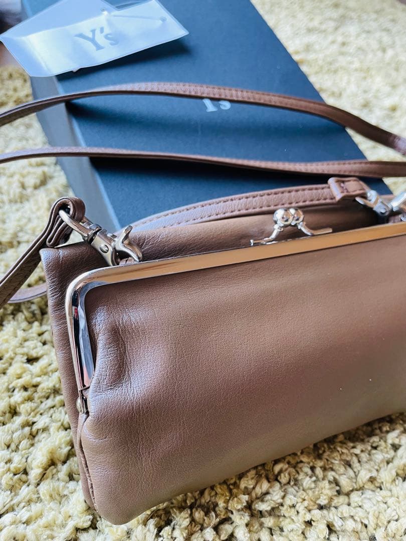 ACOさま専用！Y'sヨウジヤマモト　レザーウォレットショルダーブラウン STAFF STYLING｜THE SHOP YOHJI YAMAMOTO