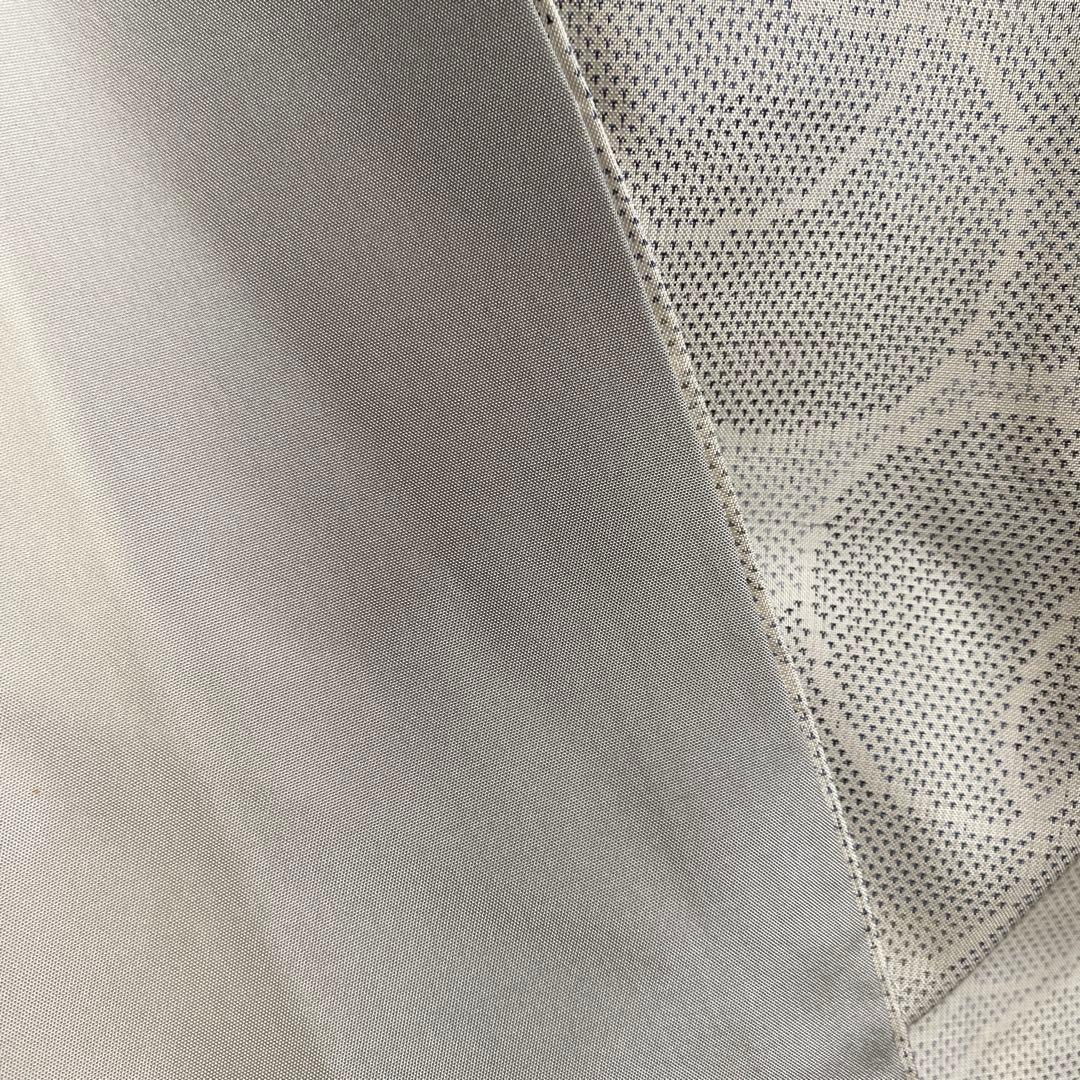 値下げ 本場大島紬 白大島 重ね梅 しつけ付き未着用 ゆったりサイズ