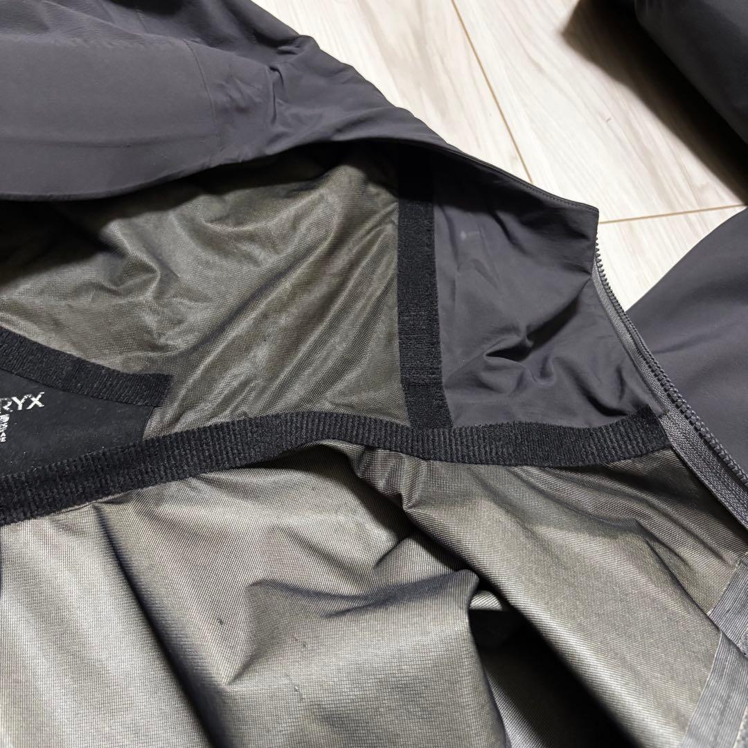 アークテリクス アルファコンプ メンズS グレー ナイロン ゴアテックス