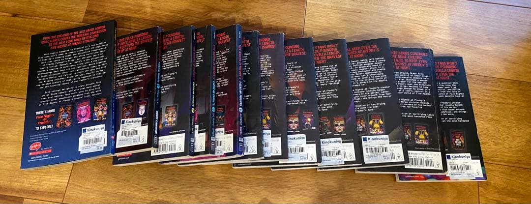 Five Nights at Freddy's: 12冊セット - メルカリ