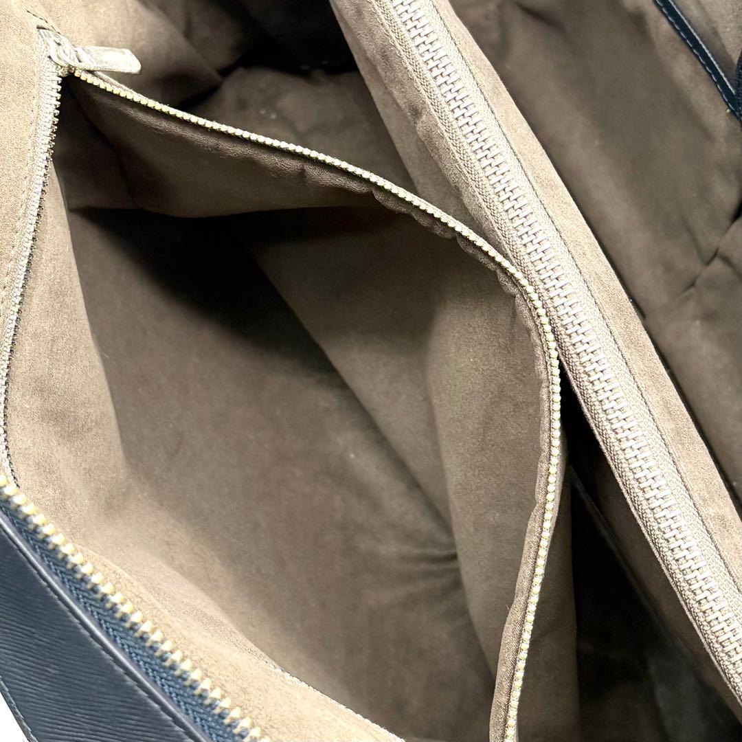 ペッレモルビダ キャピターノ 2way ビジネスバッグ レザー ネイビー