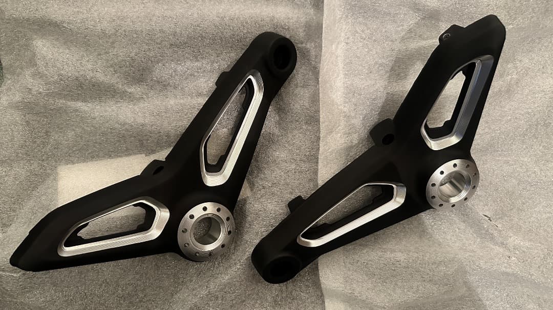 BMW RnineT 純正シート サポートブラケット Option 719 - メルカリ