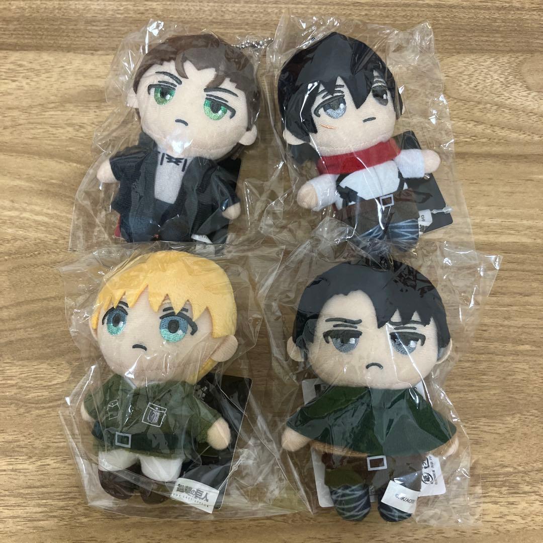 進撃の巨人 ぬいぐるみキーホルダー 4体セット - メルカリ