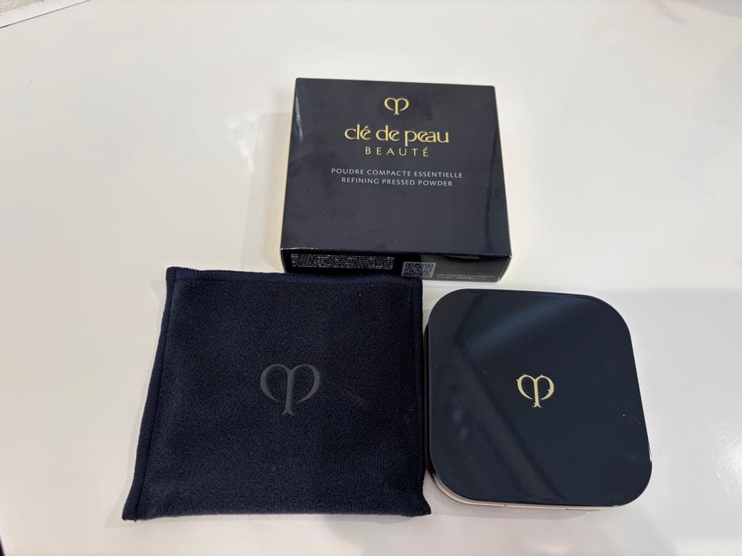 クレドポーボーテ プードルコンパクトエサンシエルn 化粧箱付き パフ(プードルコンパクトエサンシエルn) / クレ・ド・ポー ボーテ(パフ