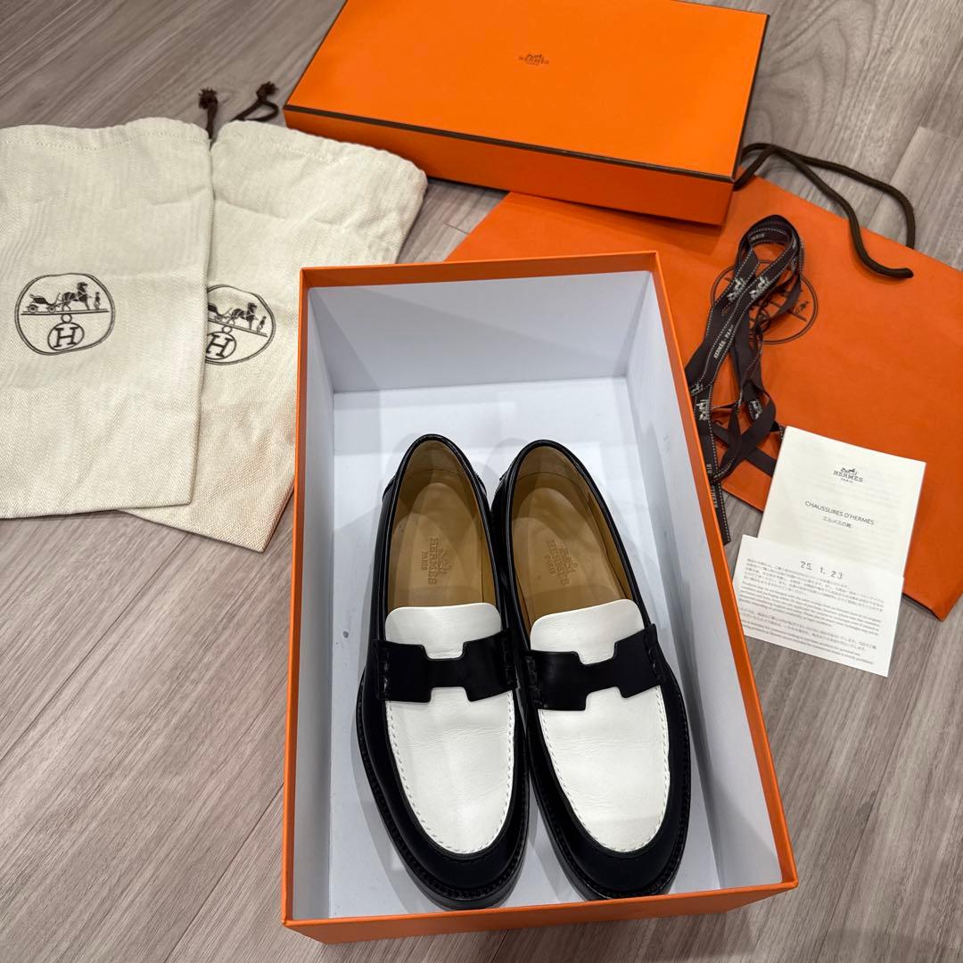 エルメス モカシン（アワー） 黒/白(美品) - メルカリ