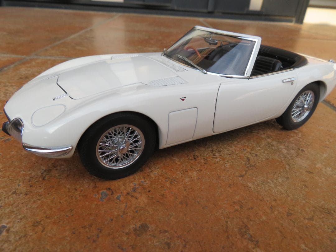 1/18 オートアート トヨタ2000GT 007ボンドカー - メルカリ