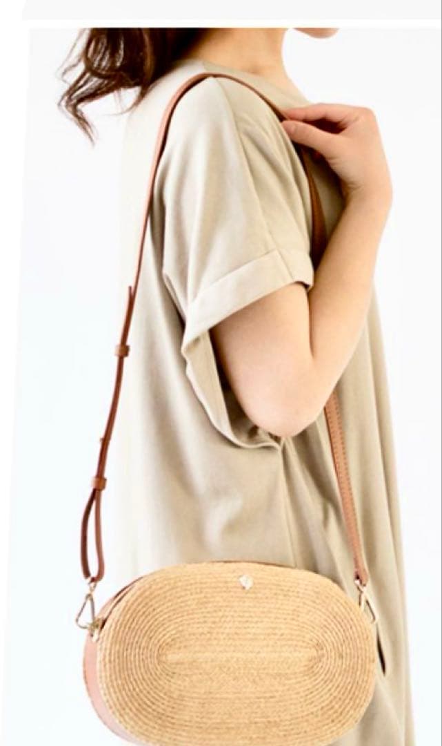 ⭐︎未使用 HELEN KAMINSKI ストロー かごバッグ ストラップブラック