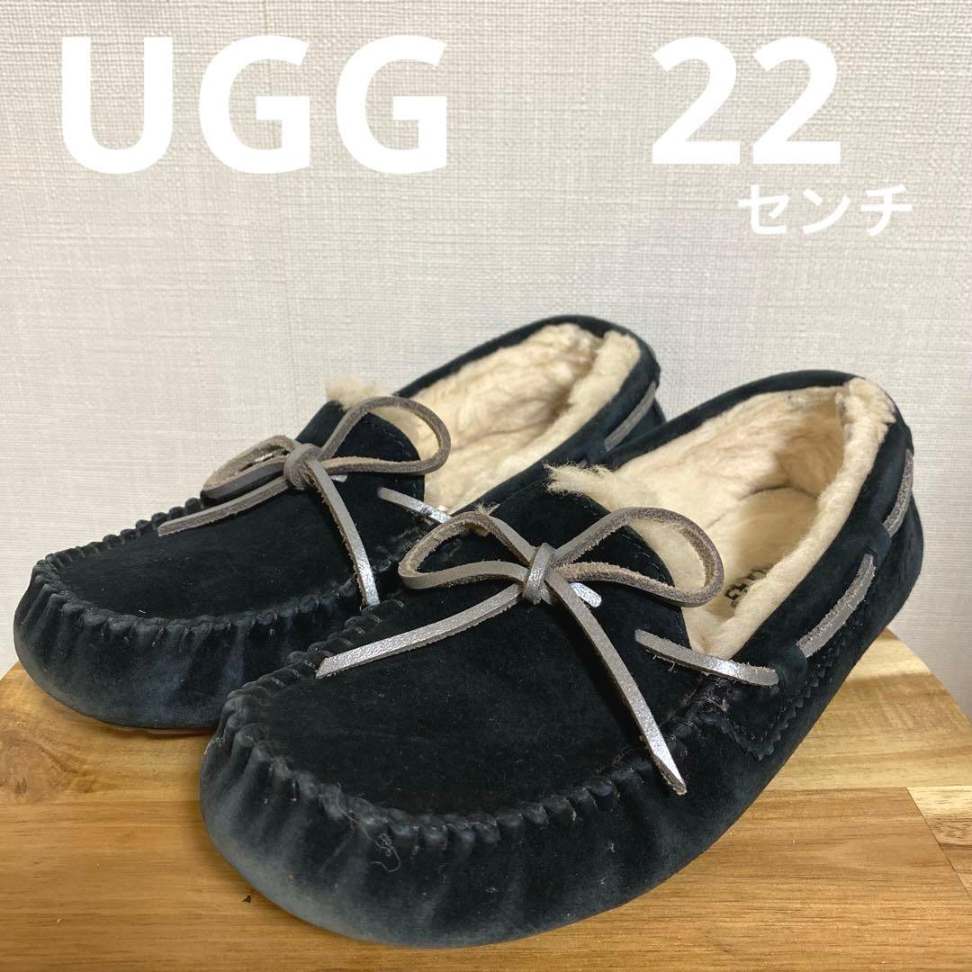 UGG アグ リボン付き モカシン スリッポン - メルカリ