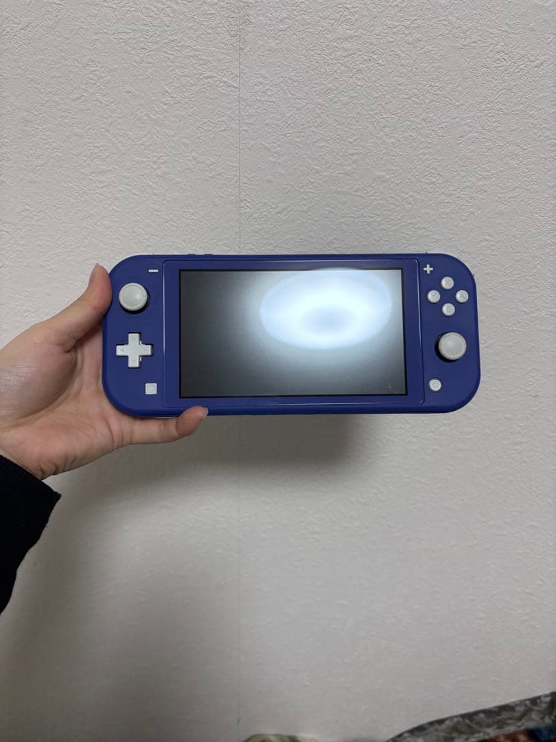 Nintendo Switch Lite 紺色 Amazon.com: Nintendo Switch Lite - Blue : Video Games