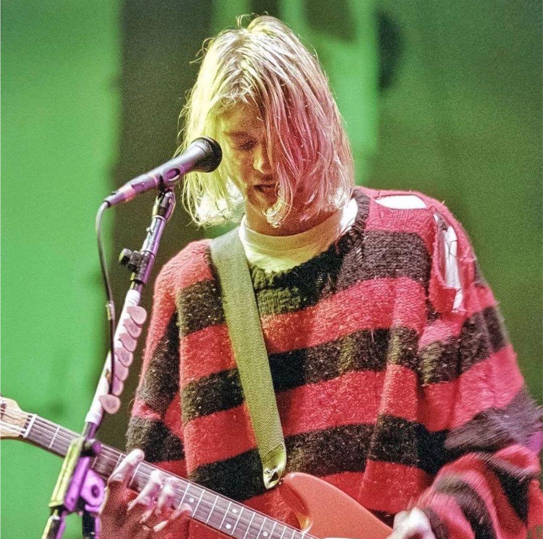 試着のみ】カートコバーン ビッグシルエット 赤黒ボーダー ニット