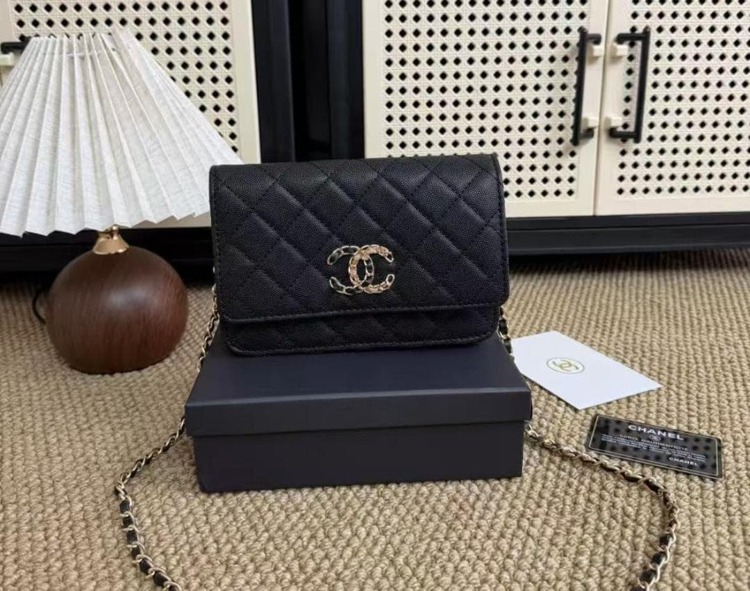 ☆VIP限定☆ 非売品 ☆シャネル ノベルティ チェーンウォレット aoe