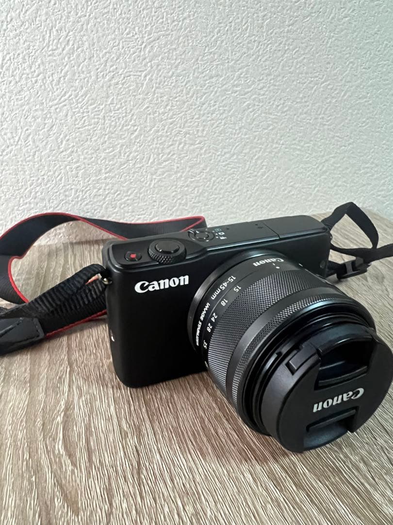 デジタルカメラ Canon EOS M10 15-45mm Canon EOS M10 Mirrorless Digital Camera with 15-45mm 0922C011