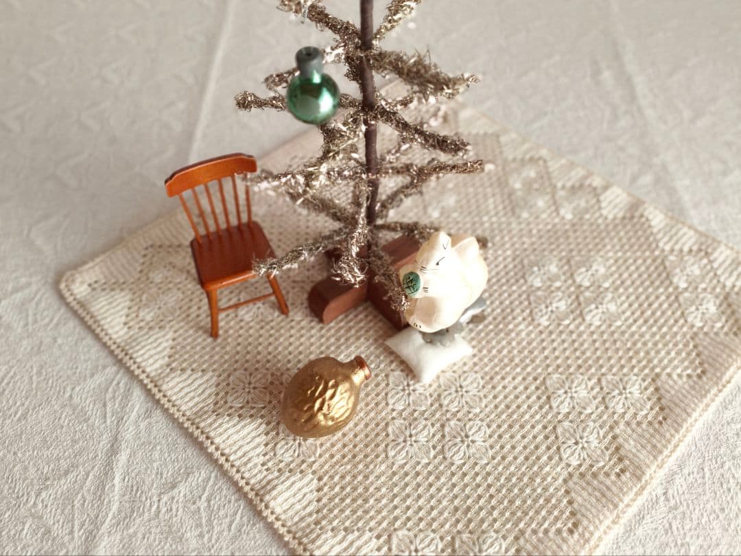 たし1012さま】vintage ❀ マットゴールドの クルミオーナメント