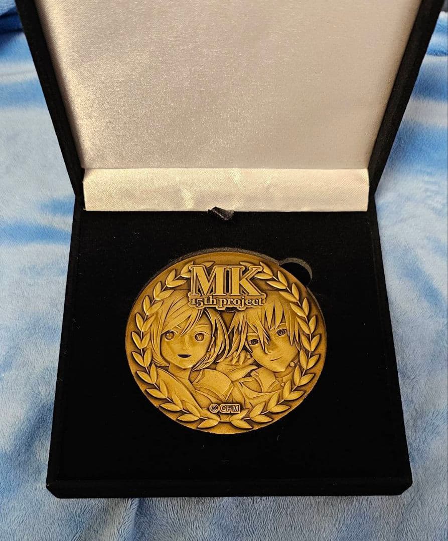 MK15th　オンラインコンサート開催記念　特大メダル　KAITO　MEIKO AMNIBUS-日常使いできるアニメグッズの通販サイト-