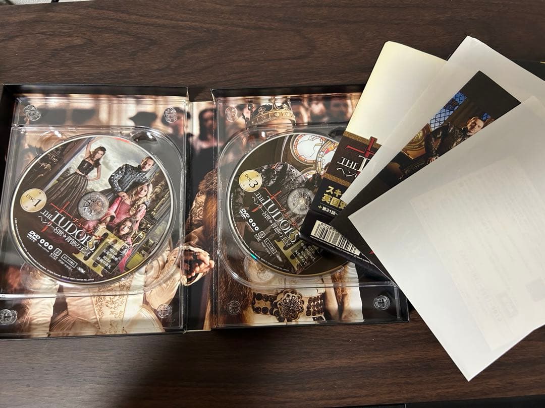 チューダーズ ヘンリー8世 背徳の王冠 DVD-BOXⅠ〜Ⅳ〈5枚組〉