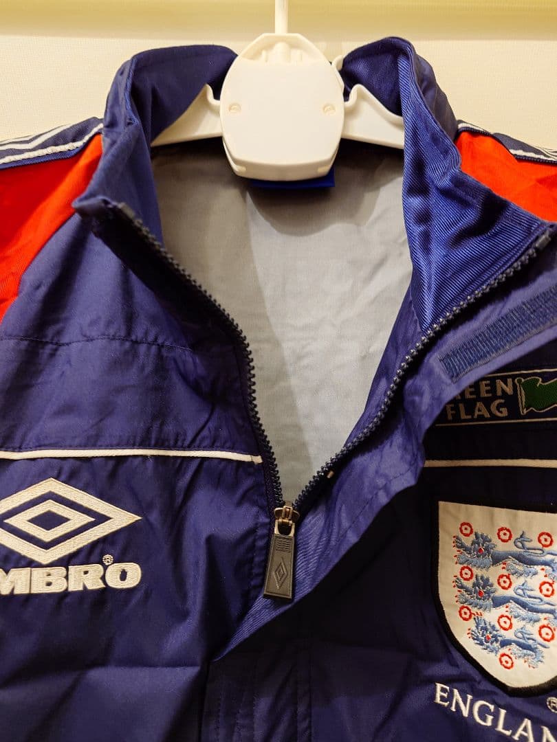 美品】UMBRO 製サッカーイングランド代表ビンテージナイロンジャケット