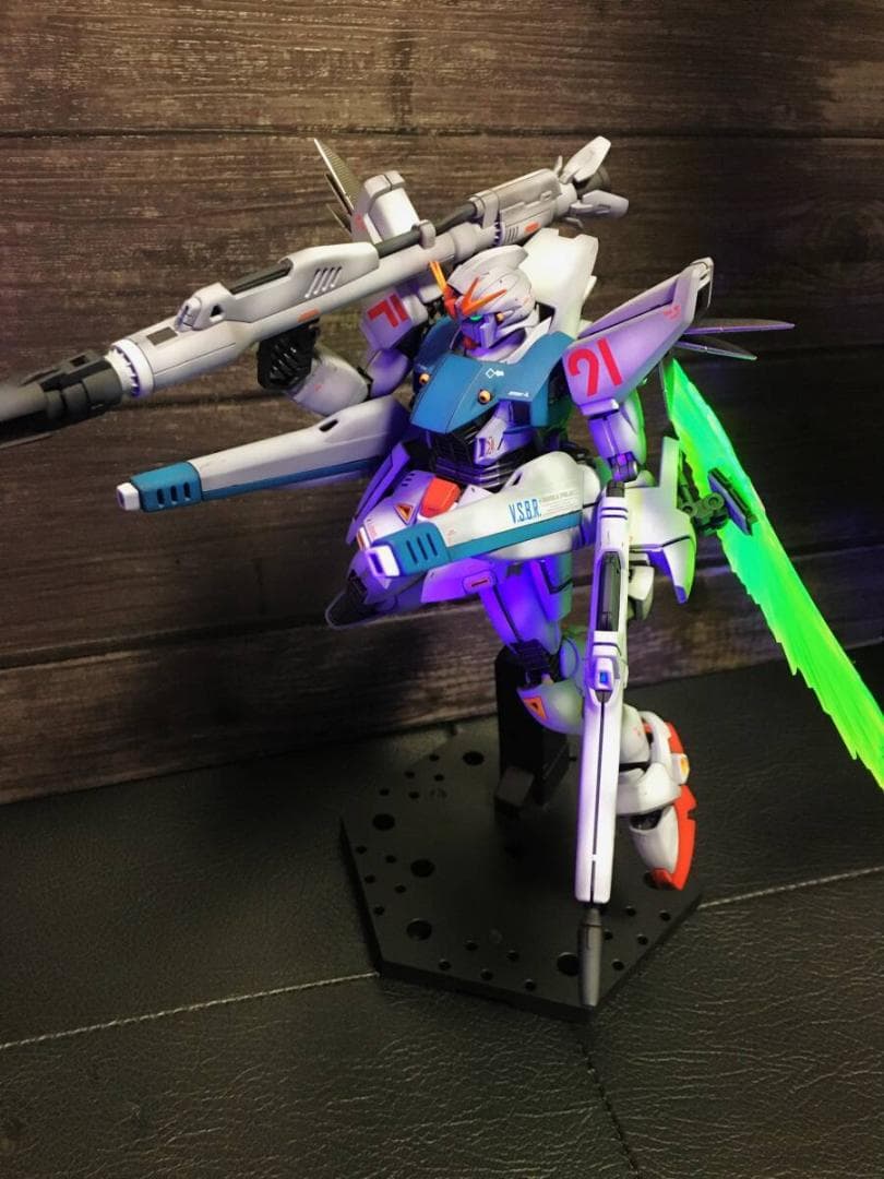 MG 1/100 ガンダムF91 ver2.0　グラデーション全塗装完成品 MG 1/100 ガンダムF91 Ver.2.0 全塗装完成品 - メルカリ