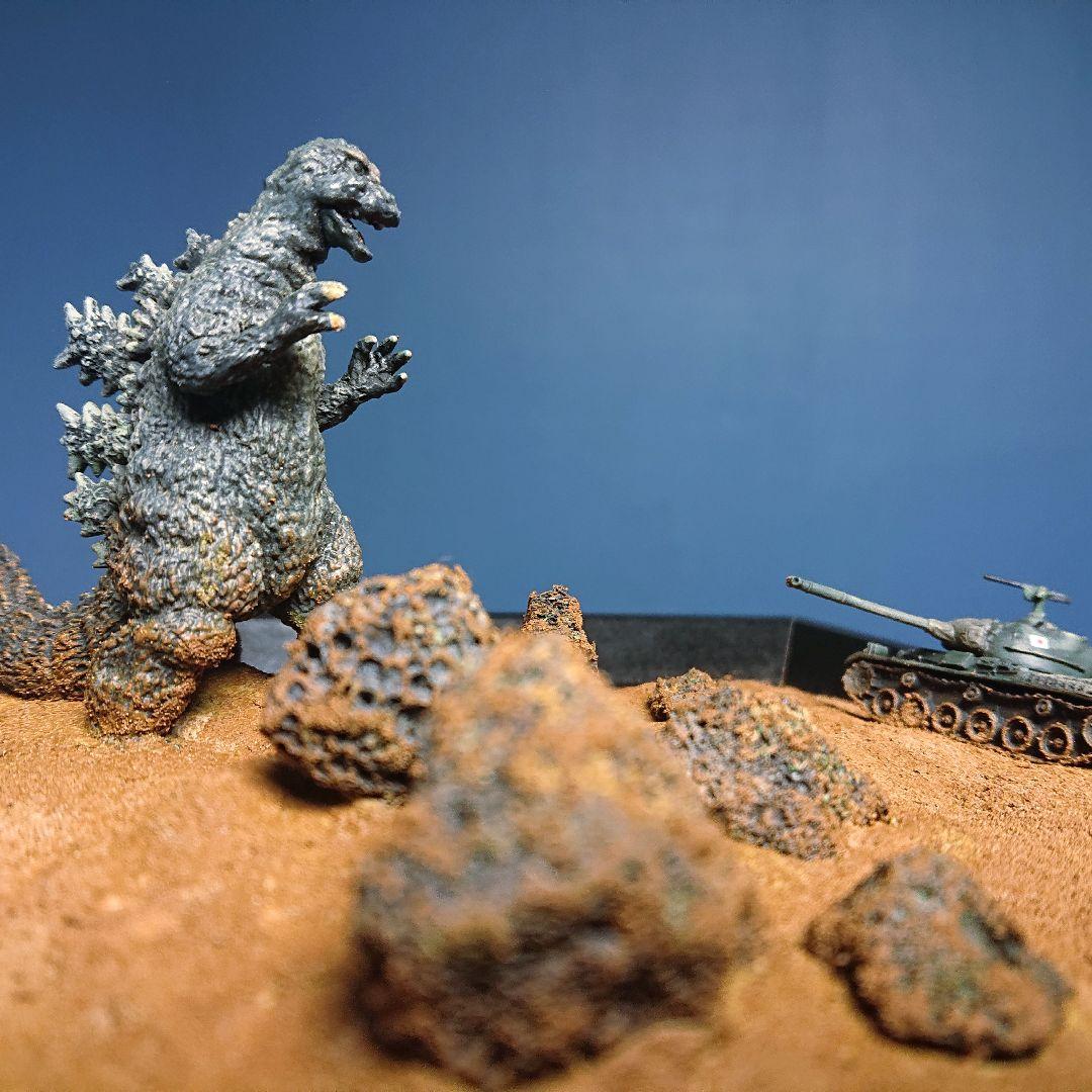 ゴジラ対自衛隊(61式戦車) 背景付 ジオラマ - メルカリ