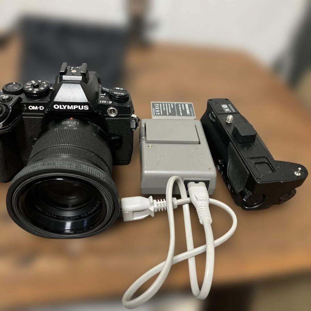 OLYMPUS OM-D E-M1 レンズ　LUMIX 12-60mm Olympus E-M1 II Camera and Panasonic 12-60mm F2.8-4.0 Lens