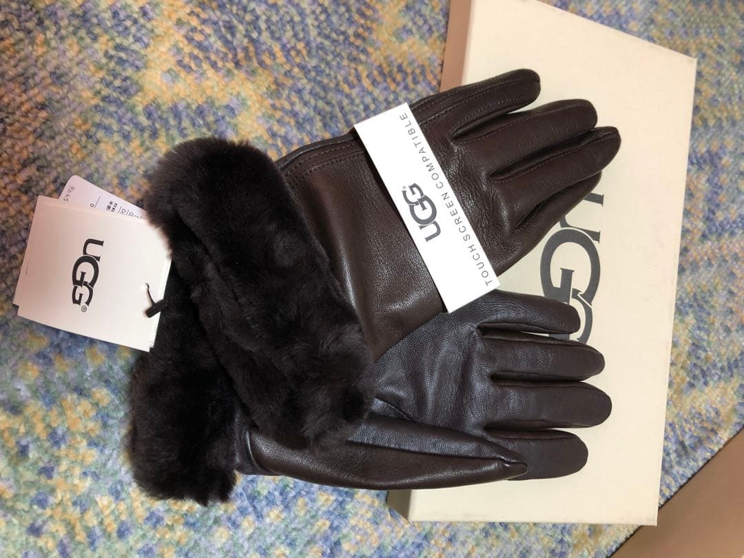 新品未使用★UGGレザー手袋　チョコブラウン UGG（アグ） 並行輸入品 SEAMED TECH GLOVE シームド テック グローブ