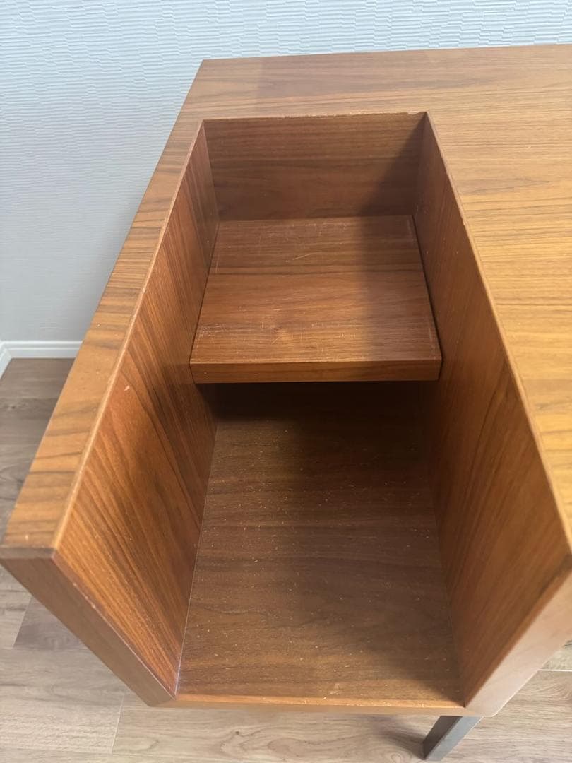 TIGHTS STUDY DESK - Landscape Products