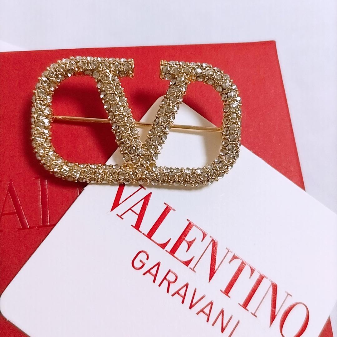 新品未使用】VALENTINO Vロゴ シグネチャー クリスタル ブローチ