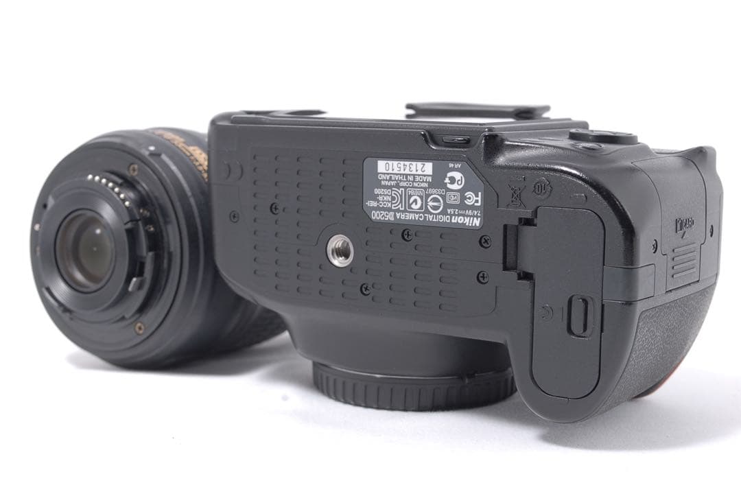 美品✨Nikon D5200 手ぶれ補正レンズ✨自撮り＆スマホ転送OK！バッグ付