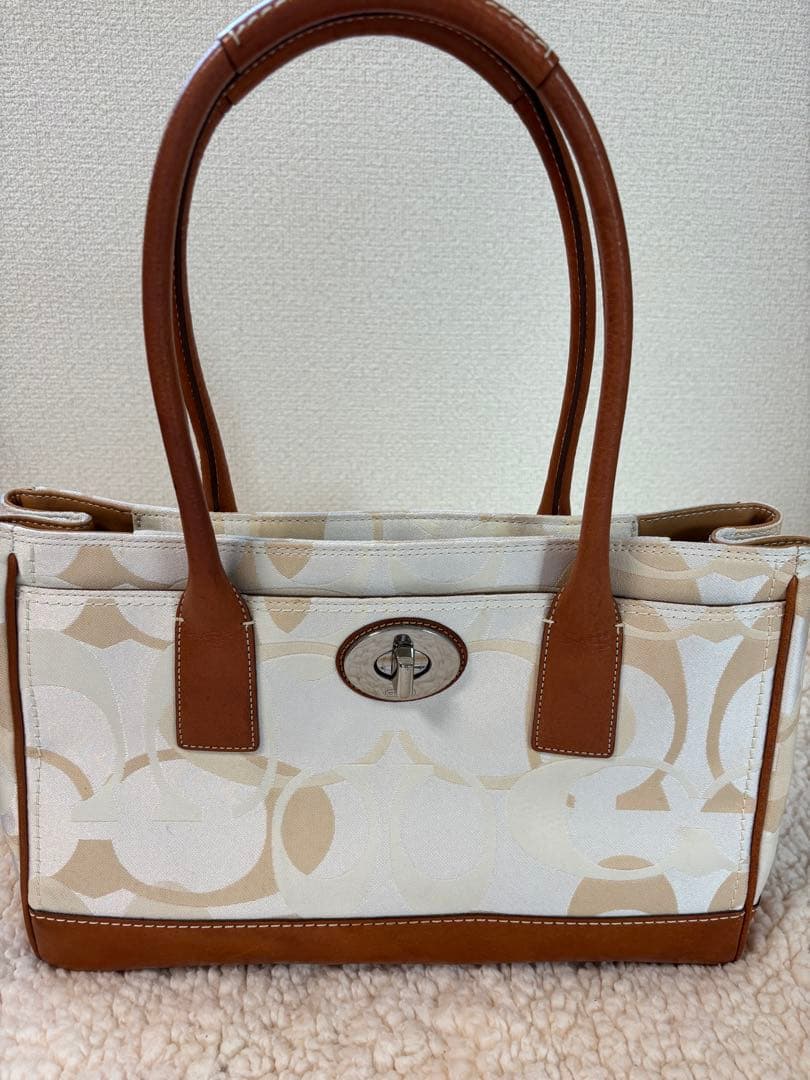 トートバッグ ホワイト/ベージュ 合成皮革 フロージュ florge 【A4収納可】レザータッチシンプルトートバッグ