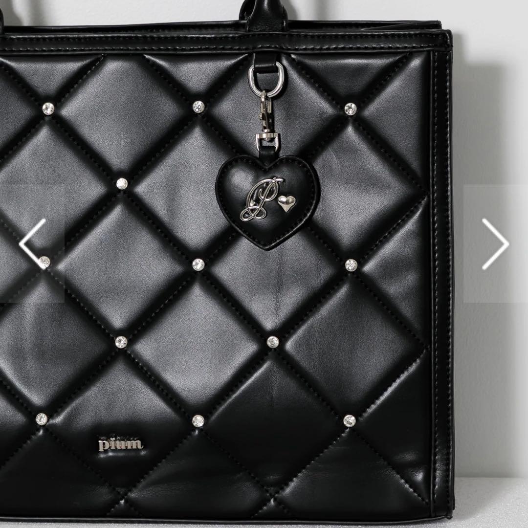 pium ビジューキルティングトートバッグ - メルカリ