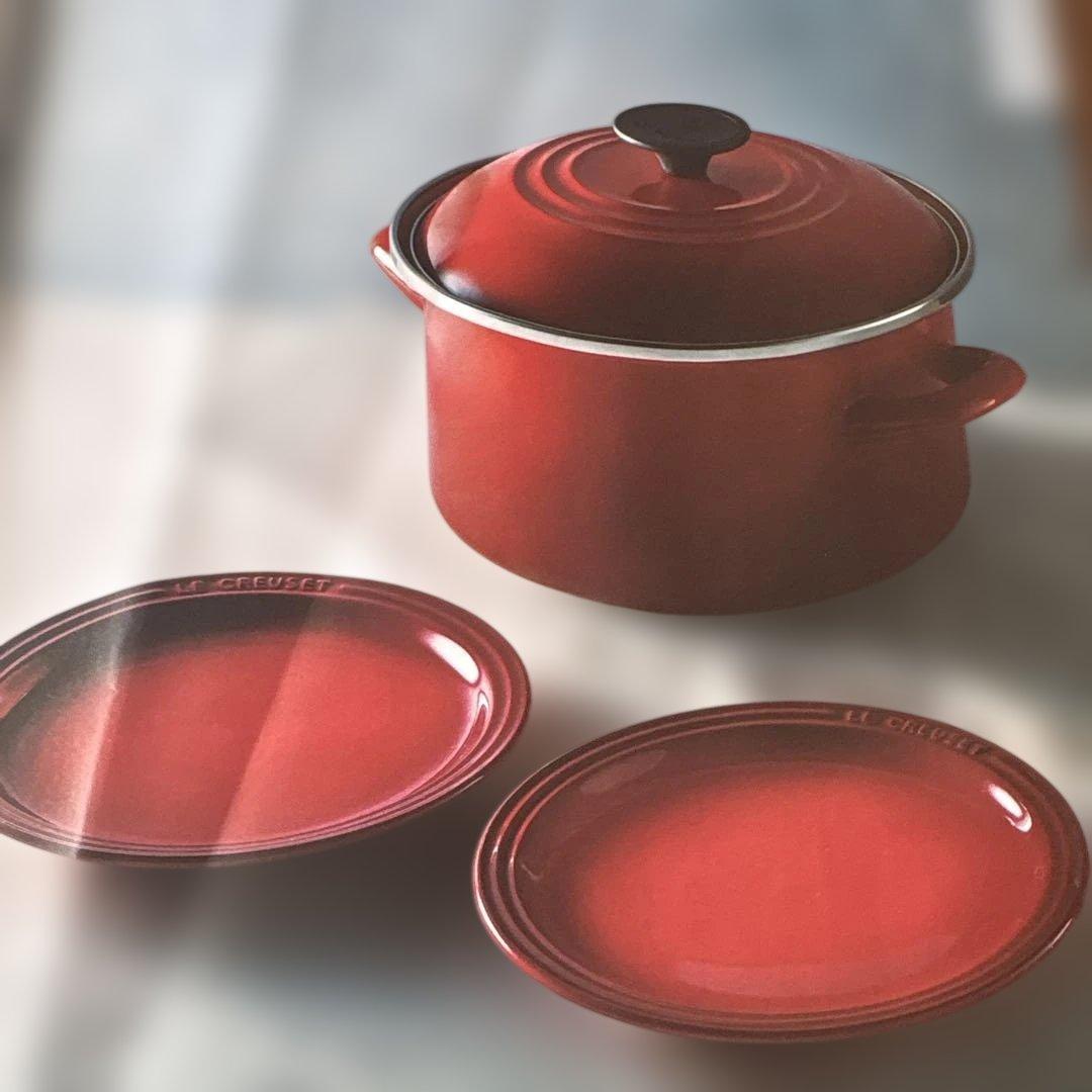 SALE LE CREUSET 赤 両手鍋 約20cm プレート19cm2枚付 - メルカリ