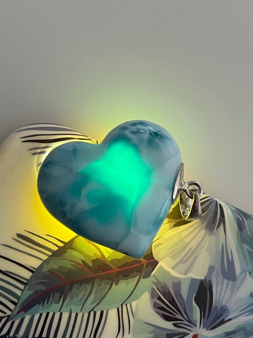 天然石☆高品質！ラリマー横向きハート型ペンダントップ☆両面模様が