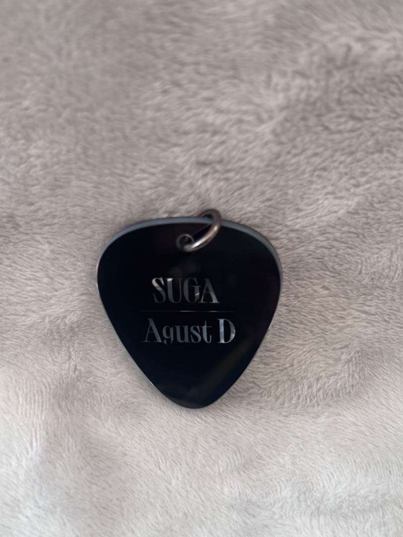 BTS ユンギ SUGA AgustD D-DAY ギターピックチャームのみ - メルカリ