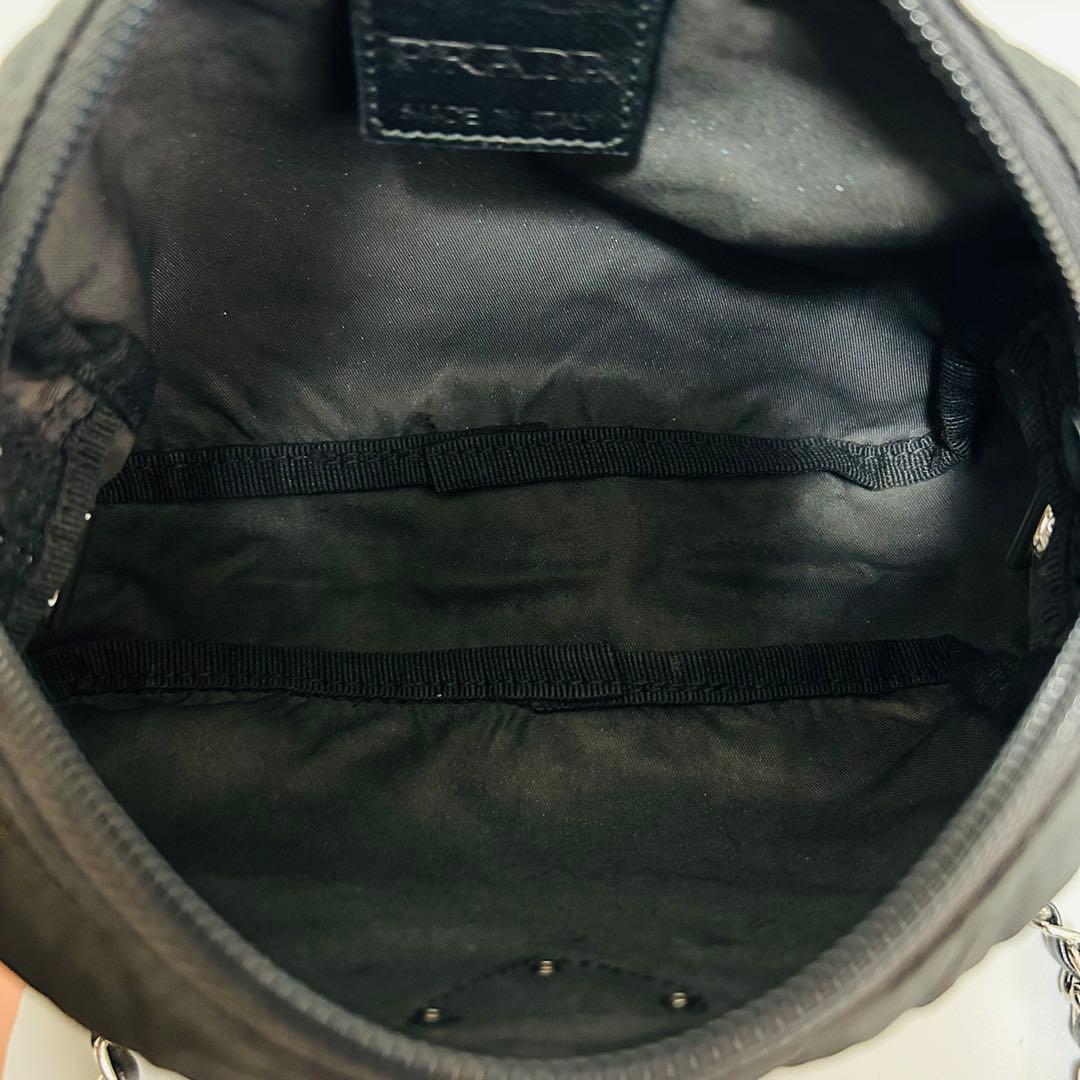 PRADA プラダ チェーン ショルダーバッグ カメラバッグ 黒色 三角
