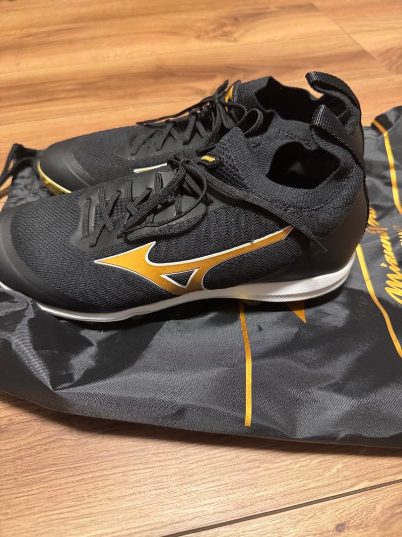 Mizuno ブラック ゴールド スパイクシューズ 楽天市場】レビュラ 2 V1 JAPAN ブラック×ゴールド ミズノ サッカー