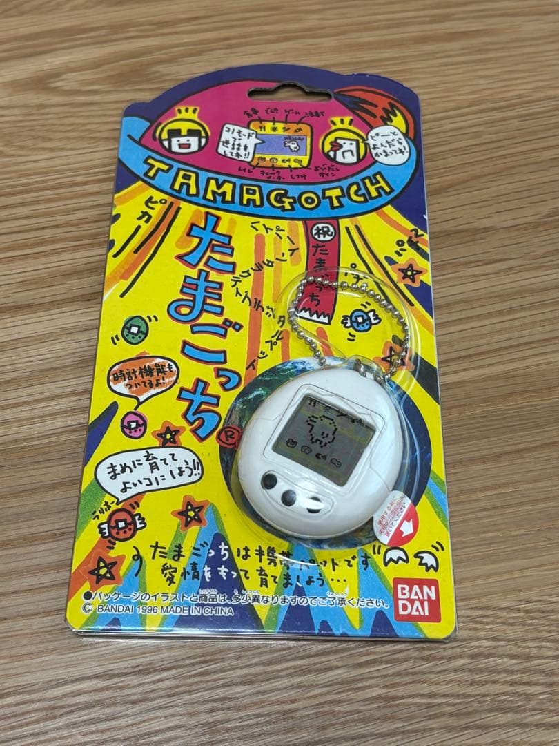 レア 新品・未開封 BANDAI 初代 祝たまごっち バンダイ ホワイト BANDAI - 【新品・未開封】バンダイ たまごっち 初代 白 ホワイトの