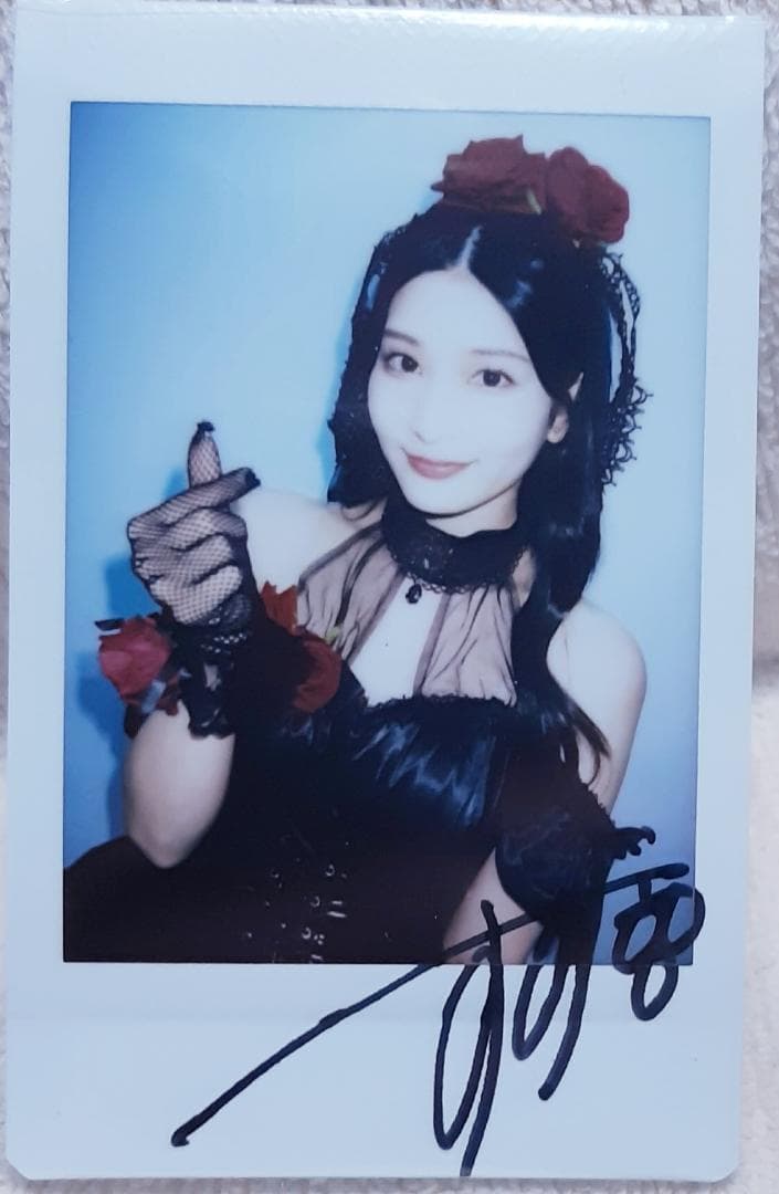 超絶可愛い☆本庄鈴 直筆サイン入りチェキ - メルカリ