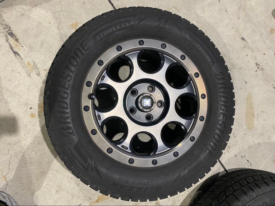 ゆ*け様 ブリヂストン19年製18インチスタッドレスタイヤ グラチェロ