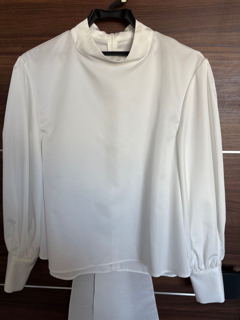 maison de Dolceメゾンドドルチェクラッシーリボンブラウス ホワイト