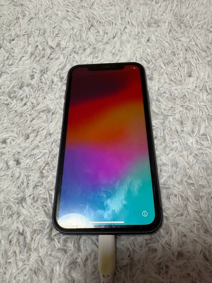 iPhone11 64G ブラック 画面ひび割れあり - メルカリ