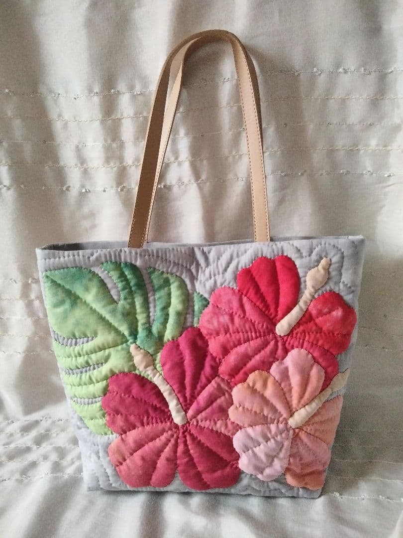 ☆212.ハワイアンキルト・バッグ・ハイビスカス＆モンステラ - メルカリ