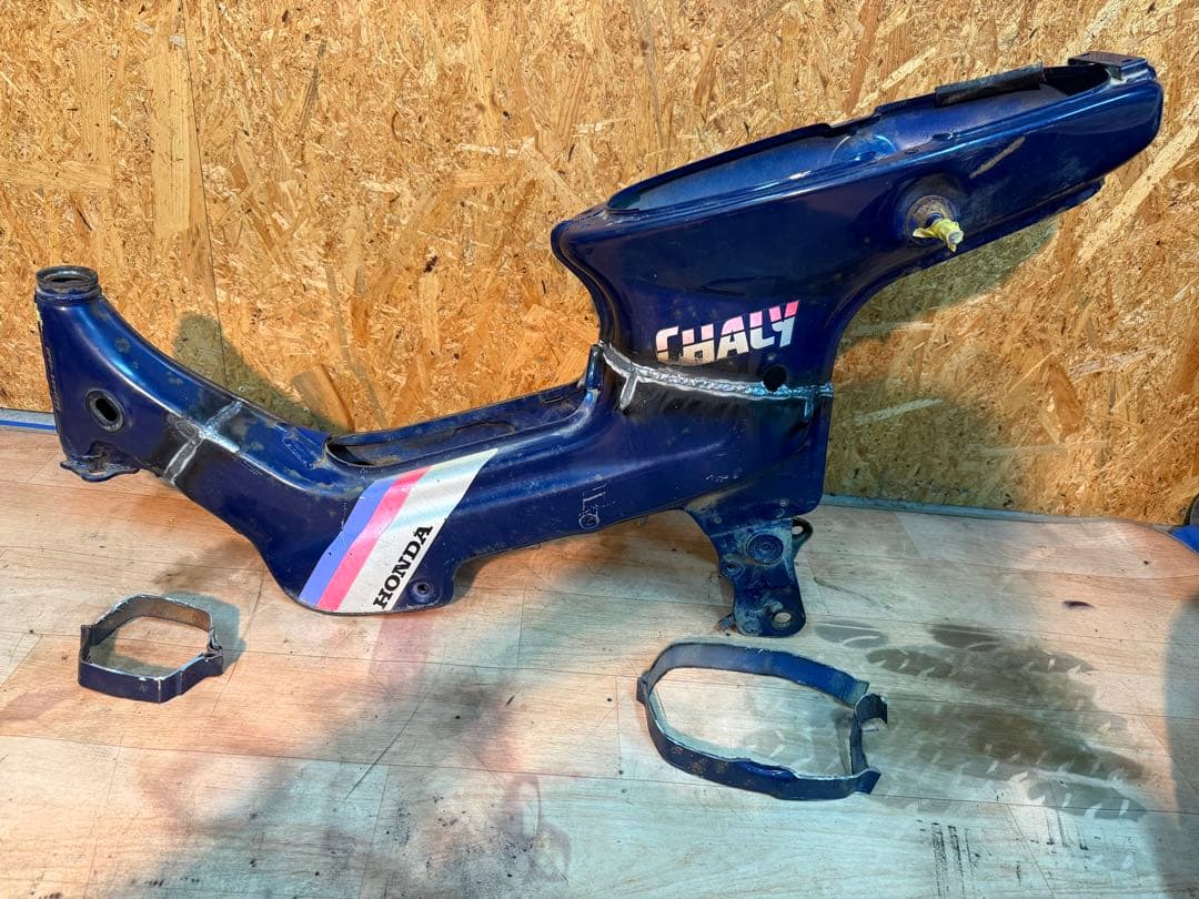 シャリー チョップフレーム　送料込み　ワンオフ　4ミニ　ホンダ LOWRIDER×4MINI ホンダ「シャリィ」をベースに前後エアサス搭載で着地