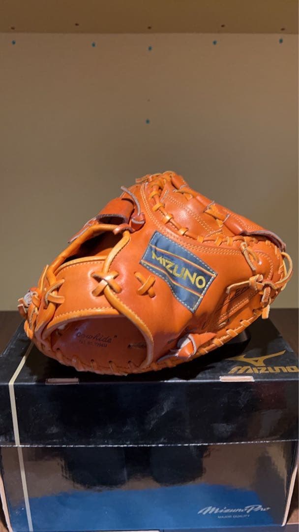 ミズノ ワールドウィン 赤カップ硬式キャッチャーミット - メルカリ