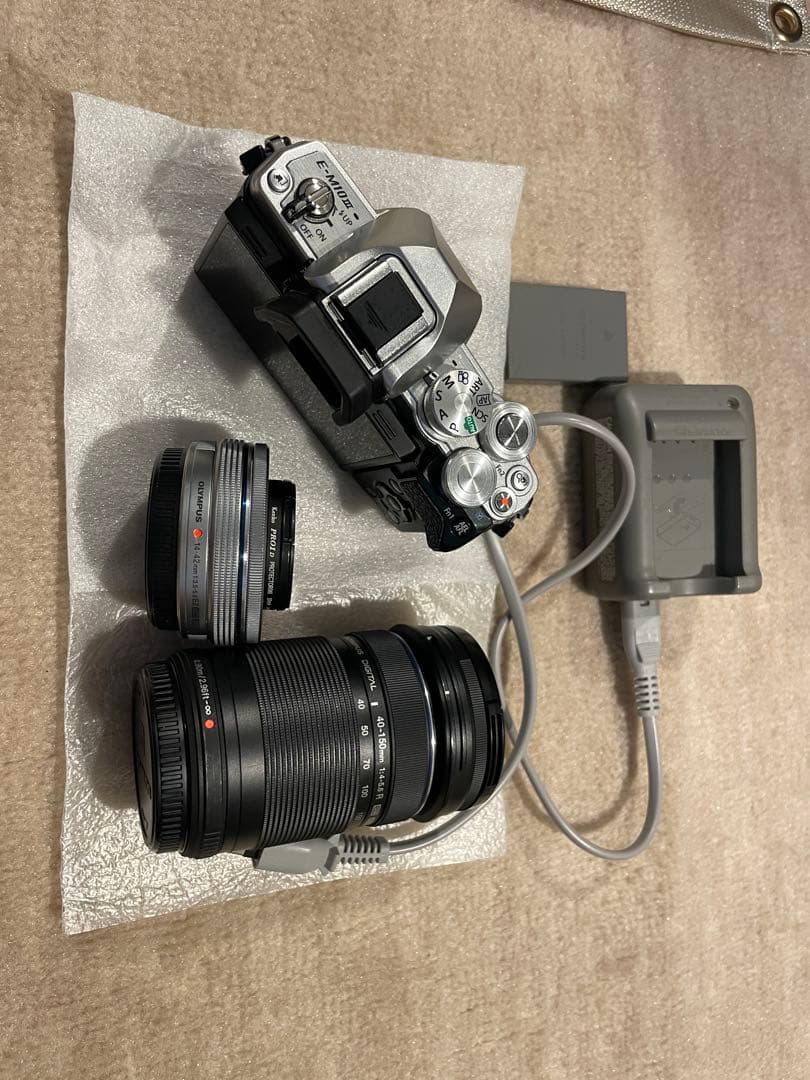 Olympus E-M10iii ミラーレス一眼本体とレンズ（今なら予備電池も） OM-D オリンパス ミラーレス OLYMPUS E-M10 MarkIII レンズキット