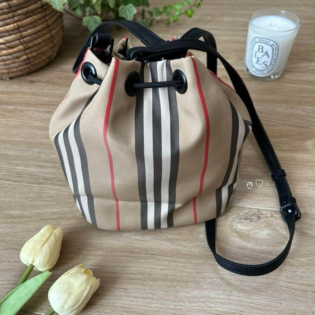 バーバリー アイコンストライプドローコードポーチ 巾着ショルダー